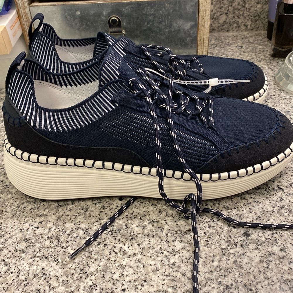 Steve Madden shoes size. 8.5 Brand new